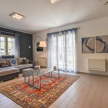 Maison De Paris *